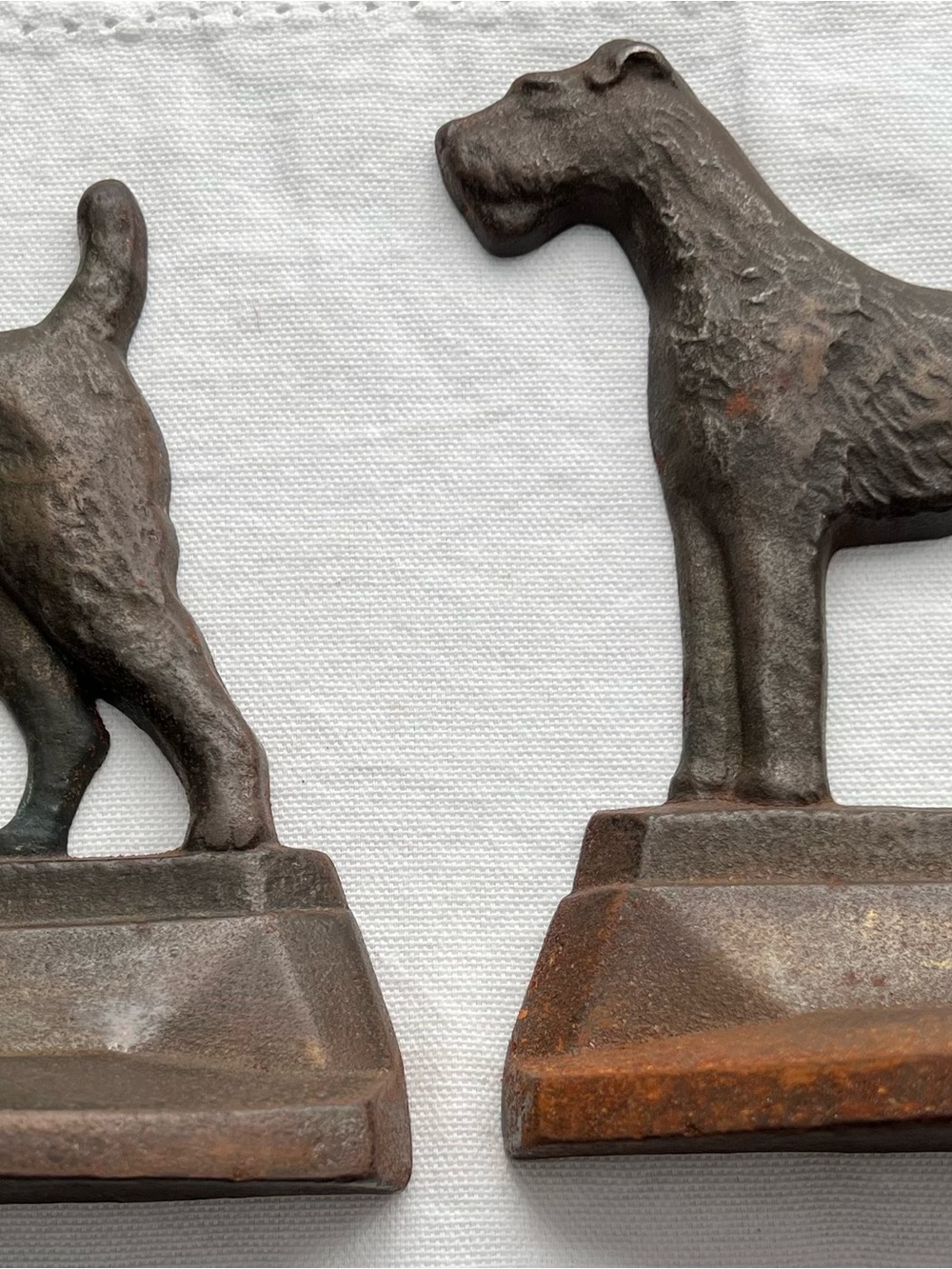 Handcrafted Rustic Iron Dog Bookends - Brown
